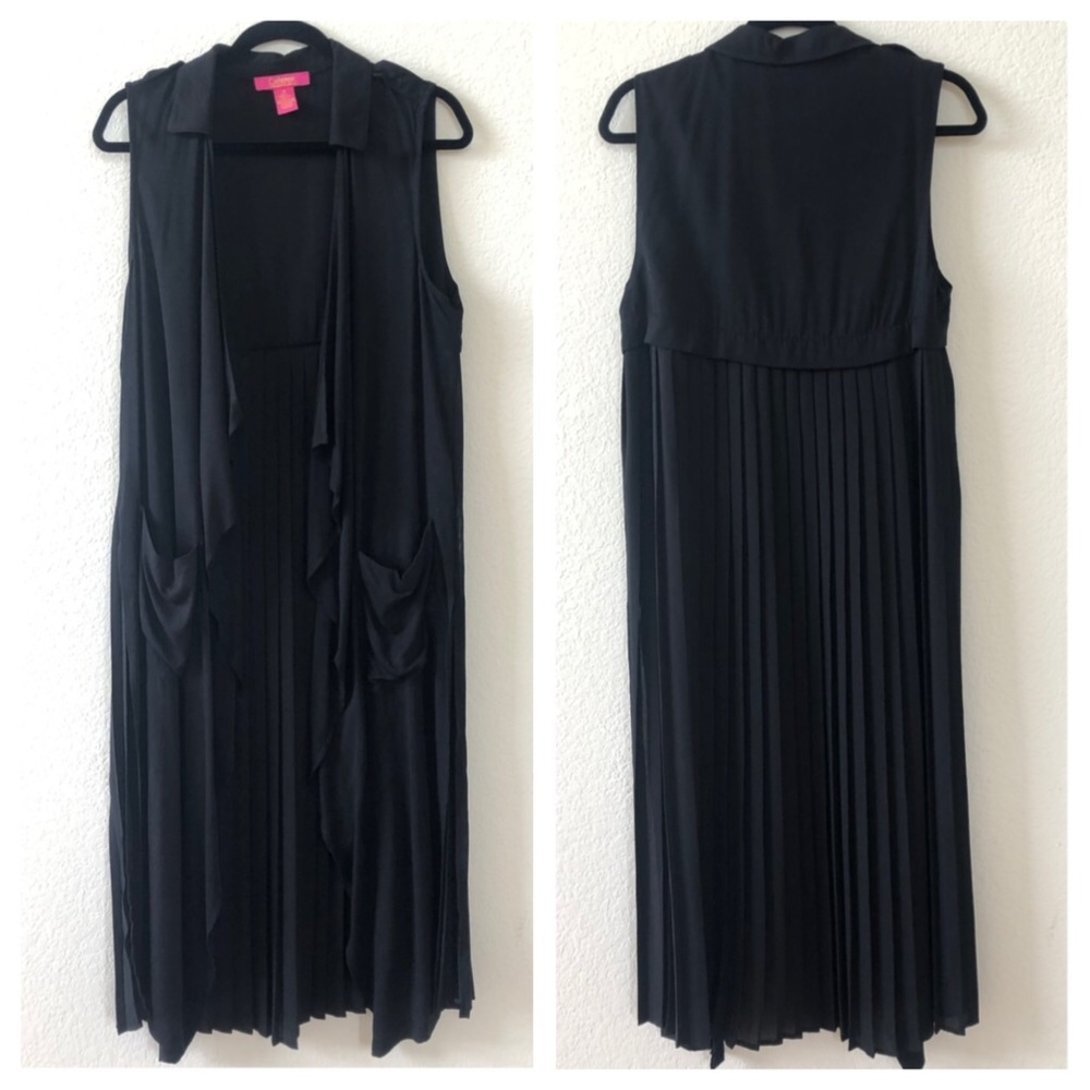 Cool black long vest with pleats and pockets